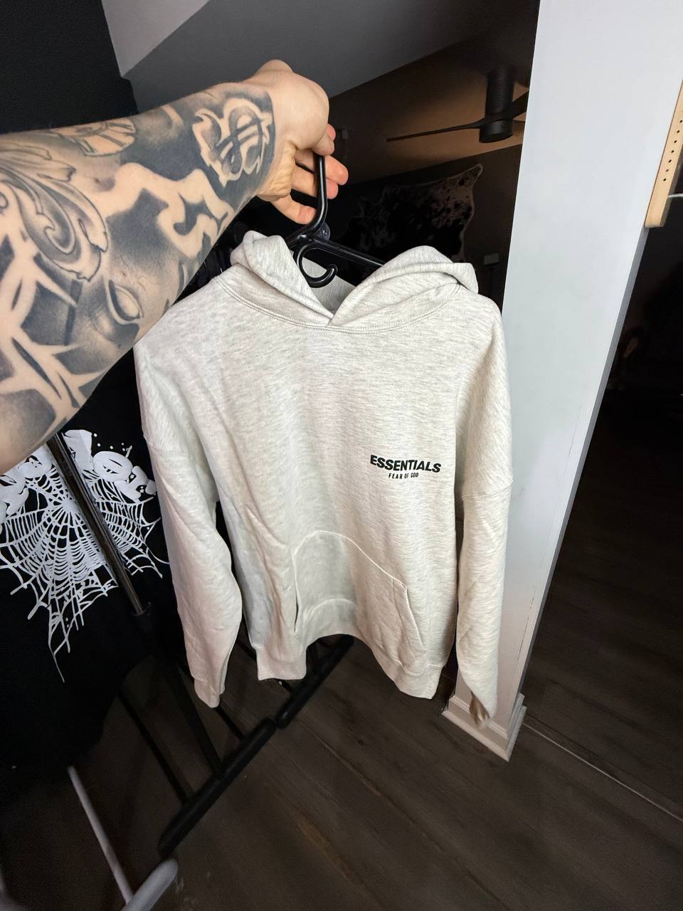 LIGHT GREY ESSENTIAL HOODIE