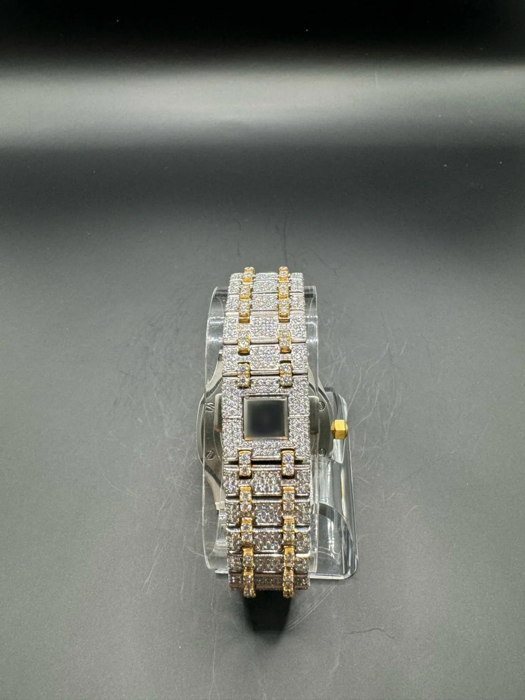 MOISSANITE TWO-TONE YELLOW AP (41MM)